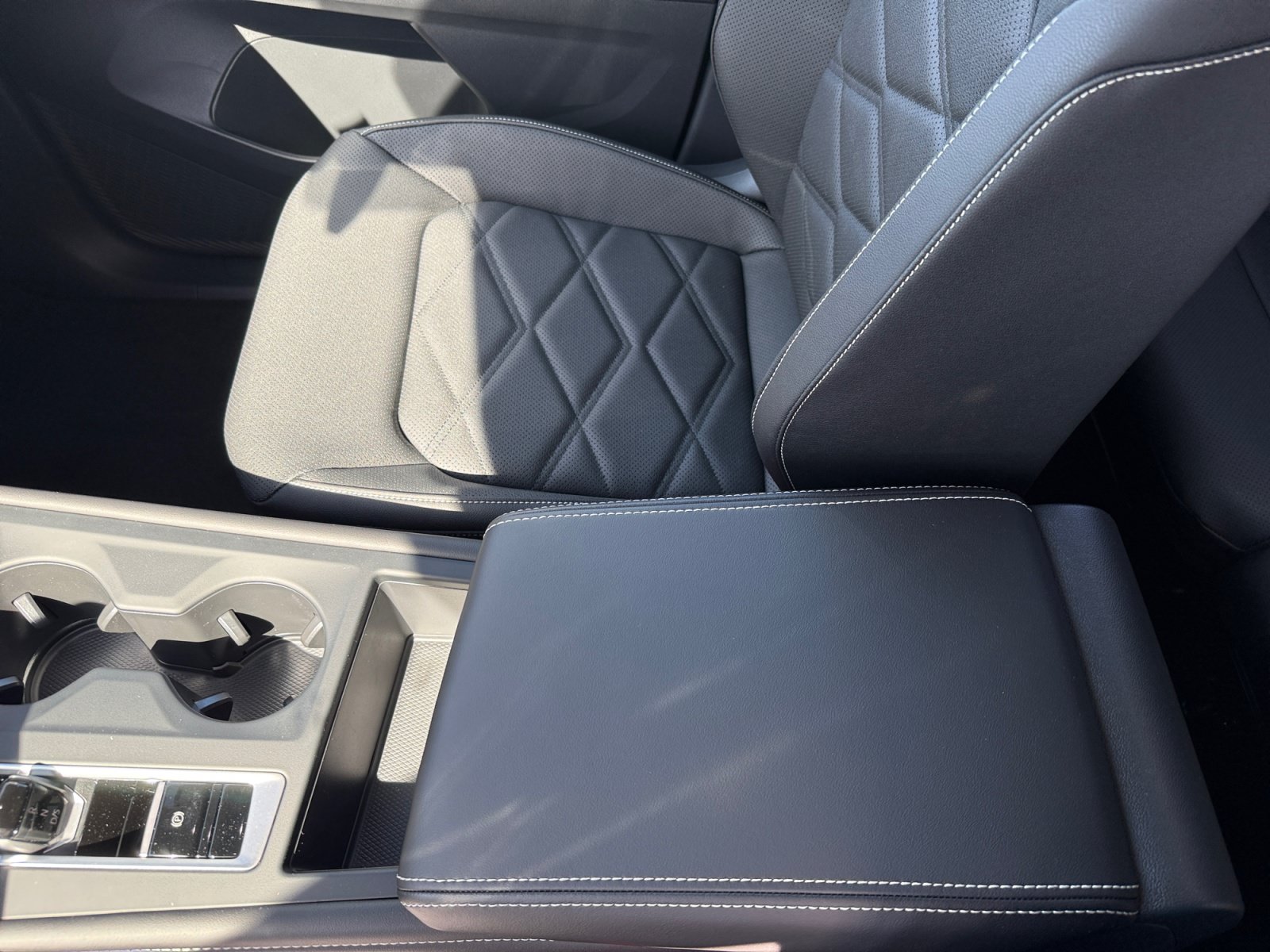 New 2026 Volkswagen Atlas SE FWD image 14