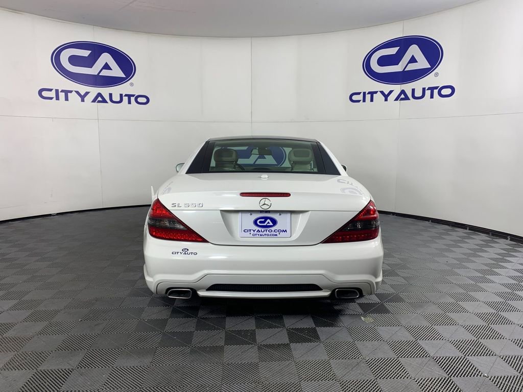 Used 2009 Mercedes-Benz SL 550 image 4