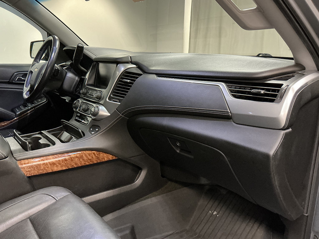 Used 2018 Chevrolet Suburban Premier AWD/4WD image 37