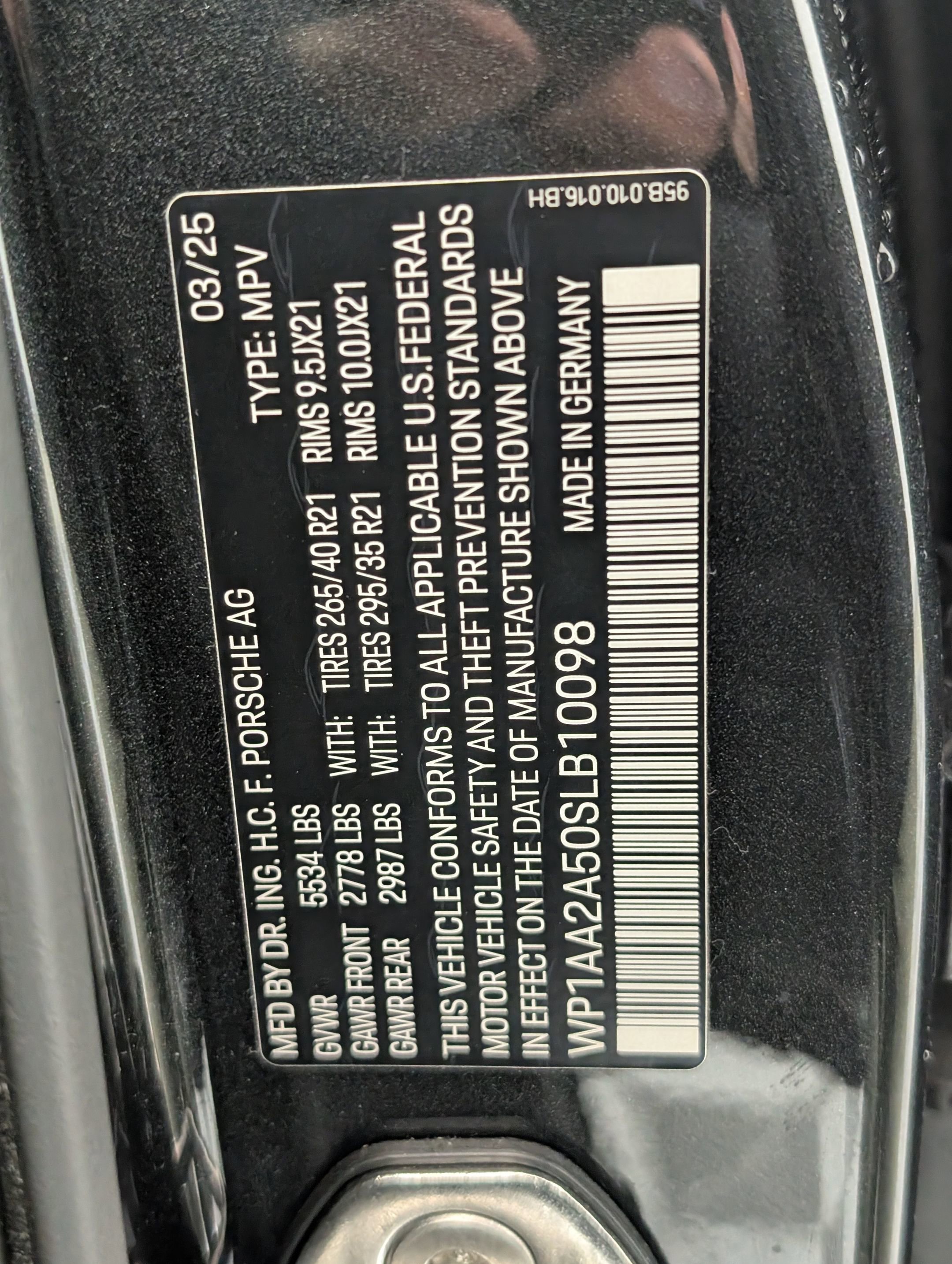 Used 2025 Porsche Macan image 29