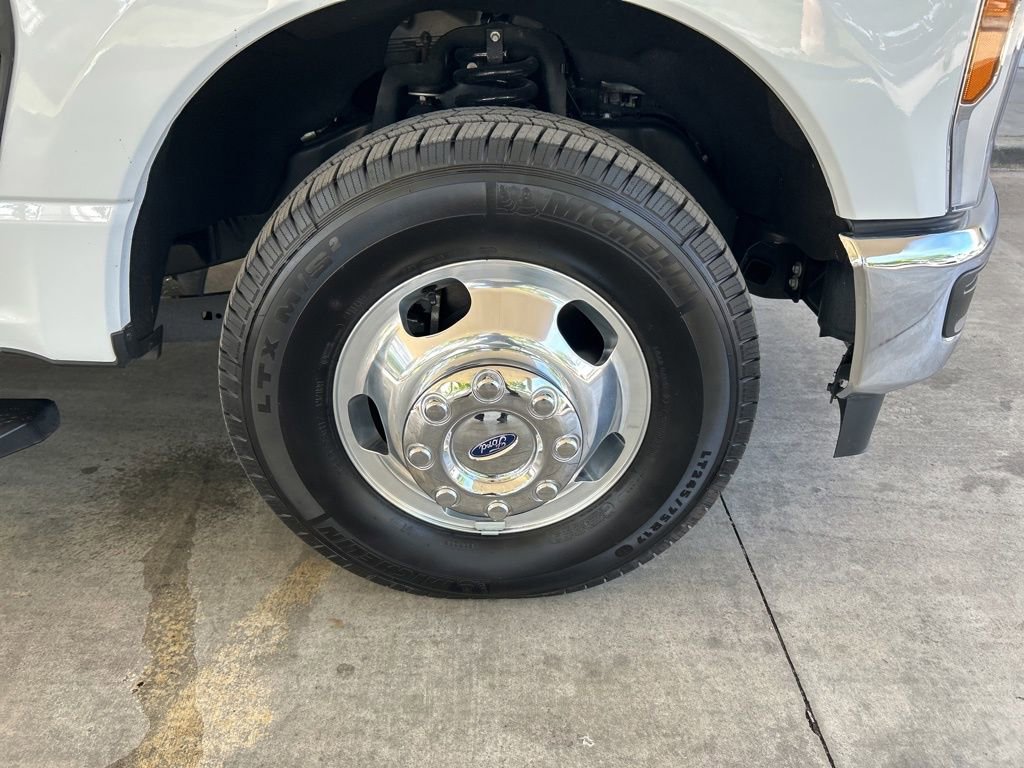 Used 2024 Ford F350 XL w/ 360-Degree Camera Package image 24