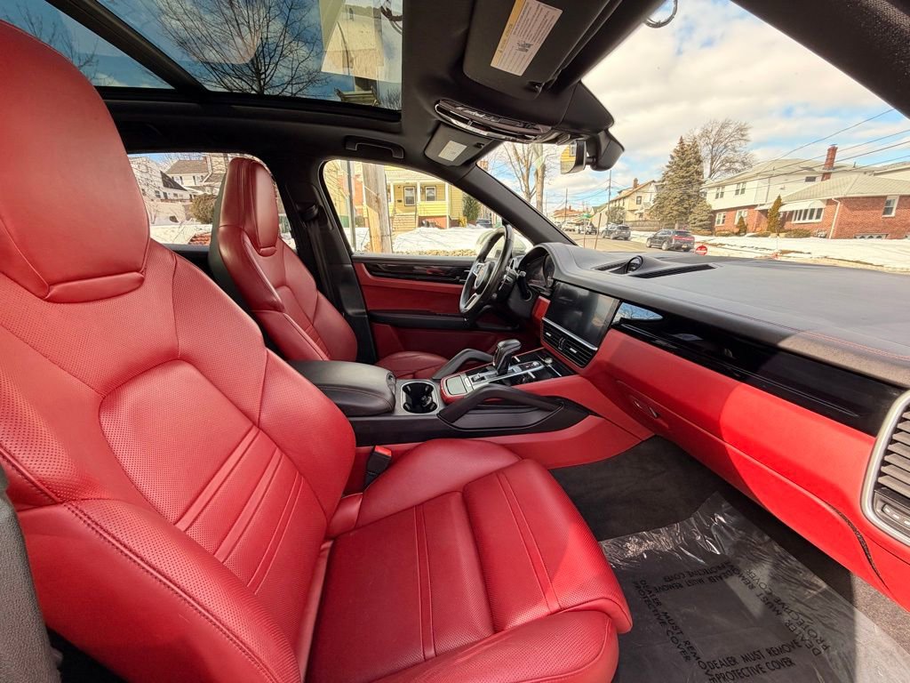 Used 2020 Porsche Cayenne S w/ Premium Package Plus image 13