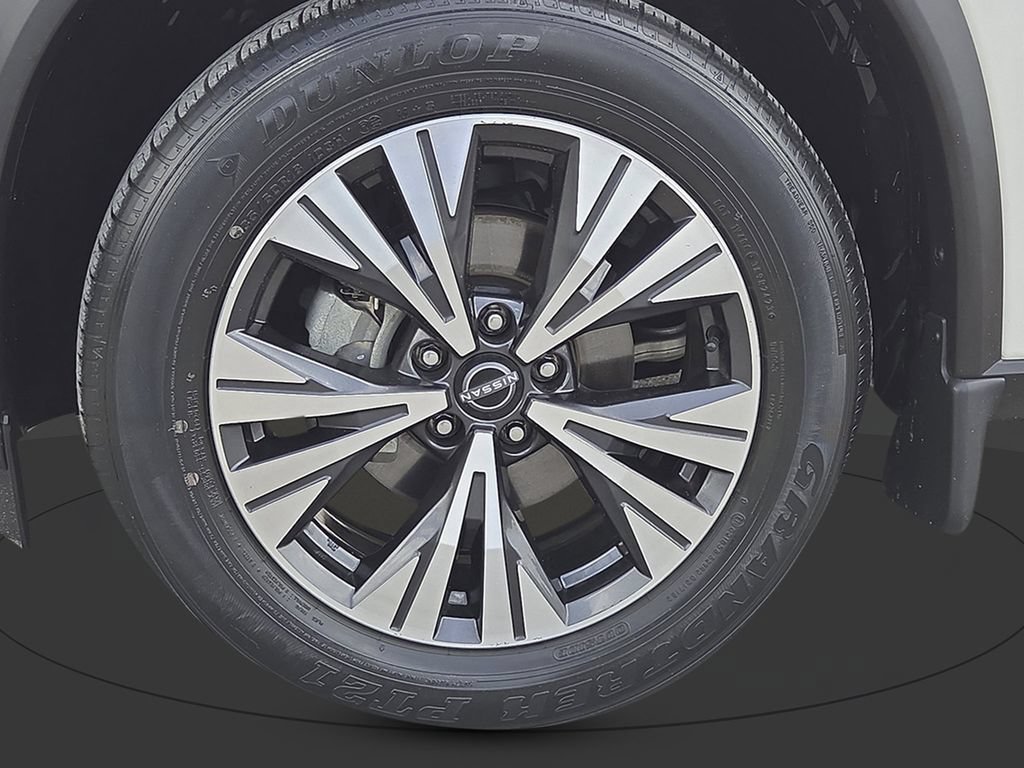 Used 2023 Nissan Rogue SV FWD image 9