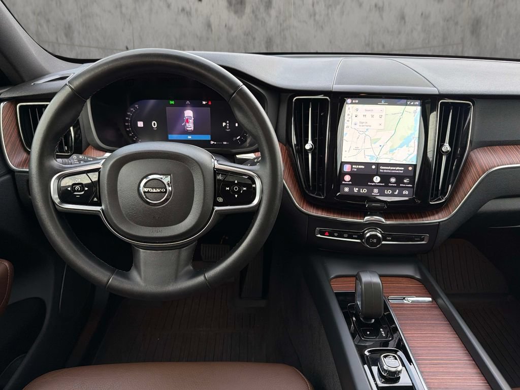 Used 2024 Volvo XC60 B5 Plus w/ Protection Package Premier AWD/4WD image 9