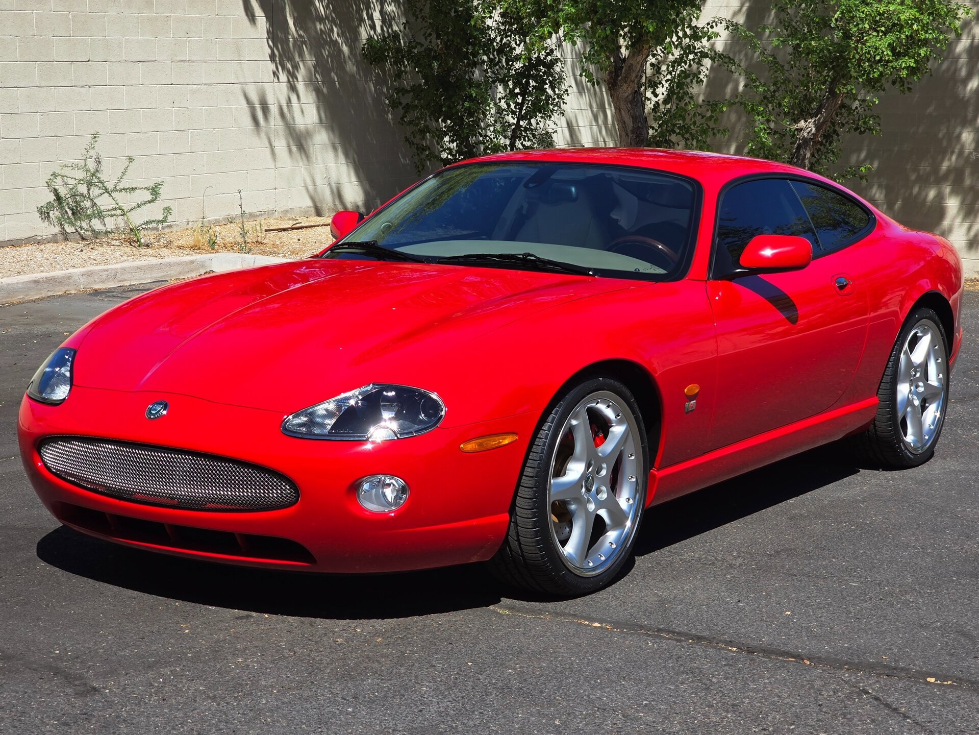 Used 2005 Jaguar XK8 Coupe RWD image 6