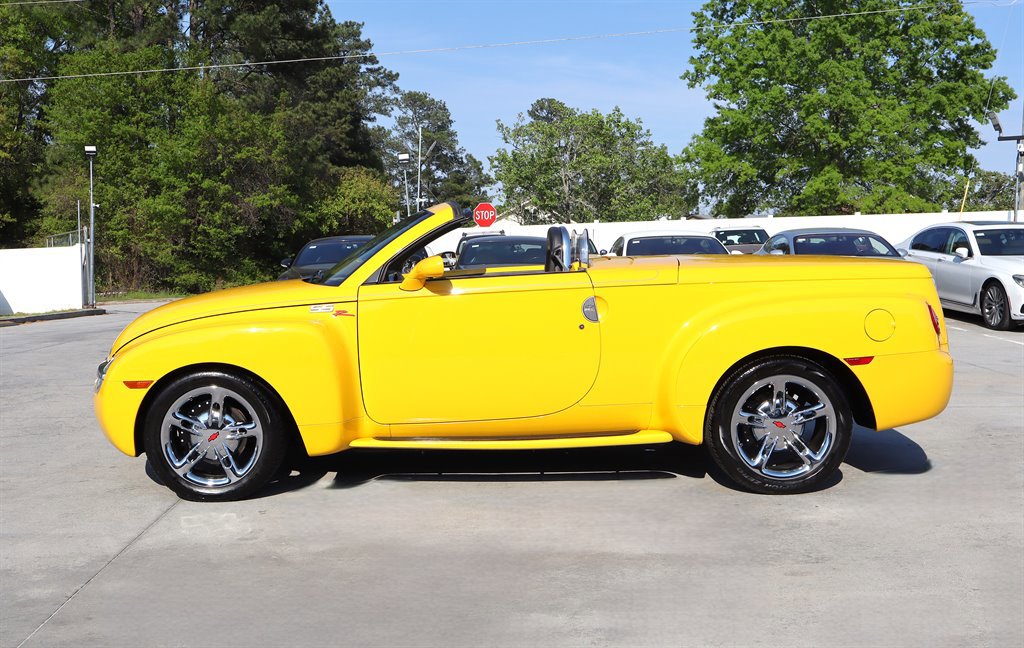Used 2003 Chevrolet SSR w/ Preferred Equipment Group RWD image 7
