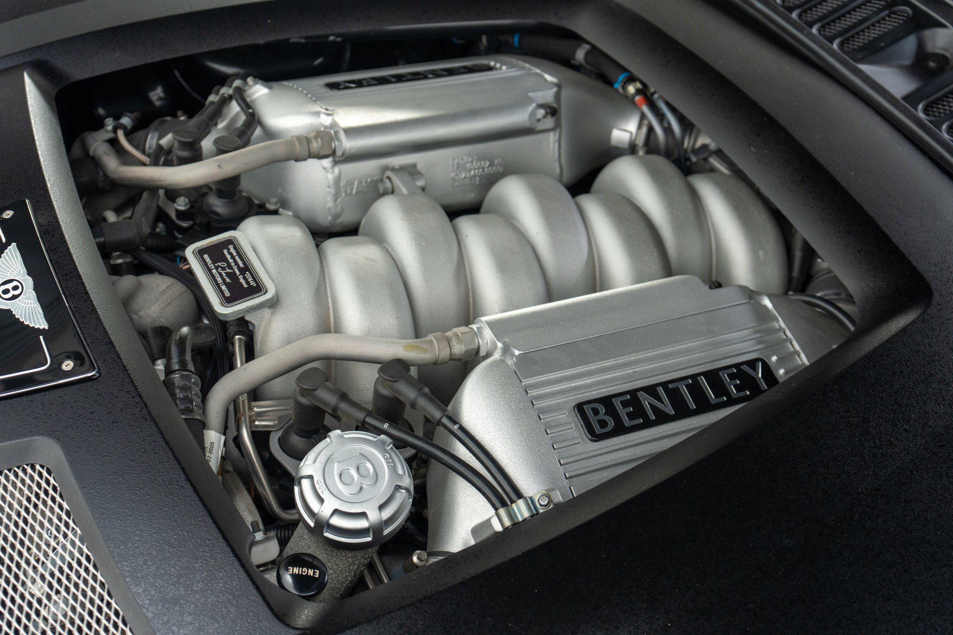 Used 2009 Bentley Azure RWD image 48