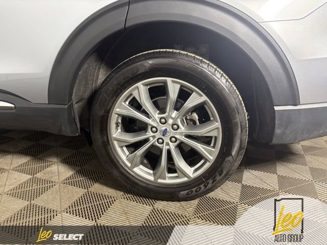 Used 2022 Ford Explorer Limited w/ Equipment Group 301A AWD/4WD image 33