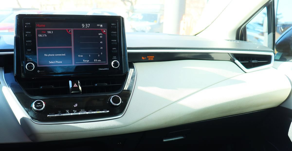 Used 2022 Toyota Corolla LE FWD image 43