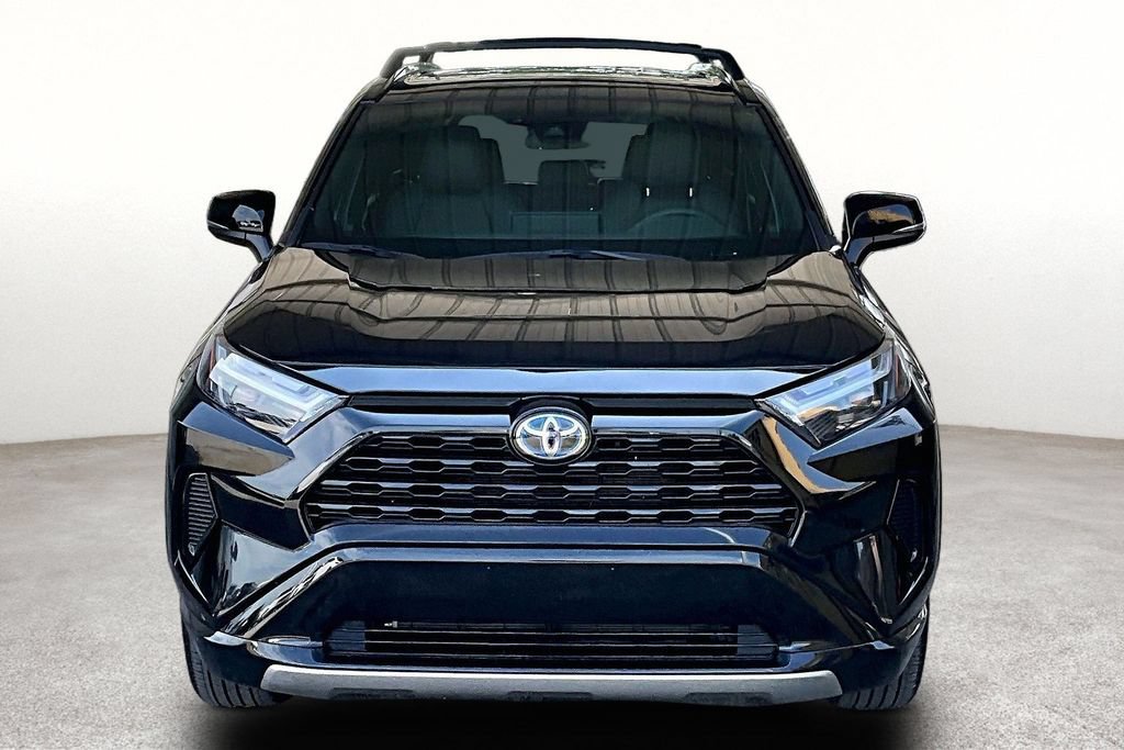 Used 2024 Toyota RAV4 SE w/ Convenience Package AWD/4WD image 4