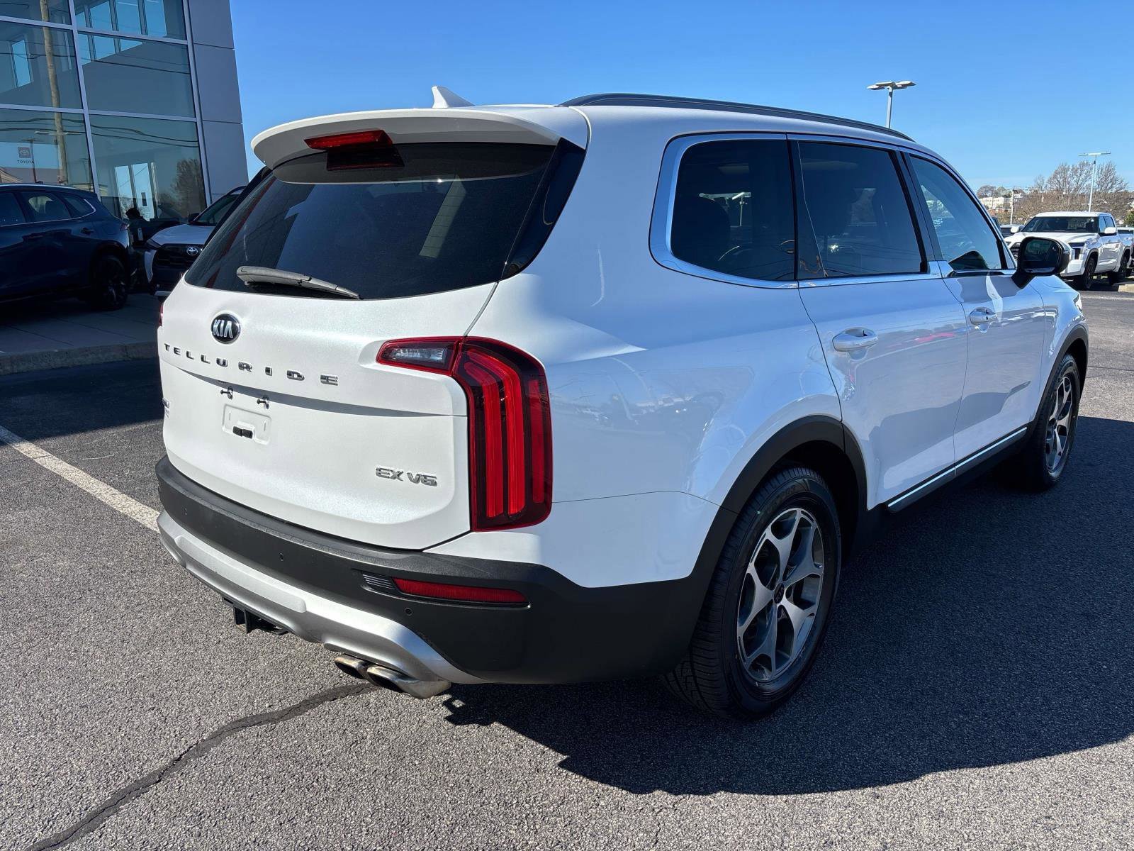 Used 2020 Kia Telluride EX w/ Towing Package AWD/4WD image 3