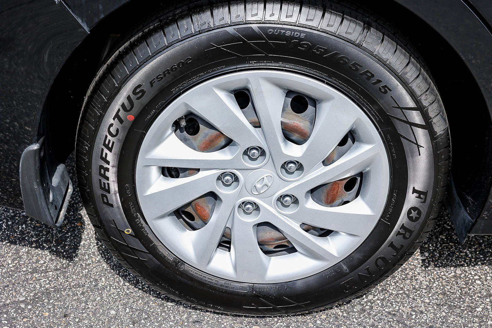 Used 2017 Hyundai Elantra SE image 11