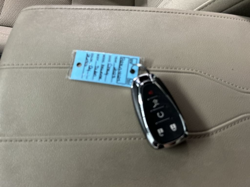 Certified 2023 Chevrolet Traverse LT AWD/4WD image 12