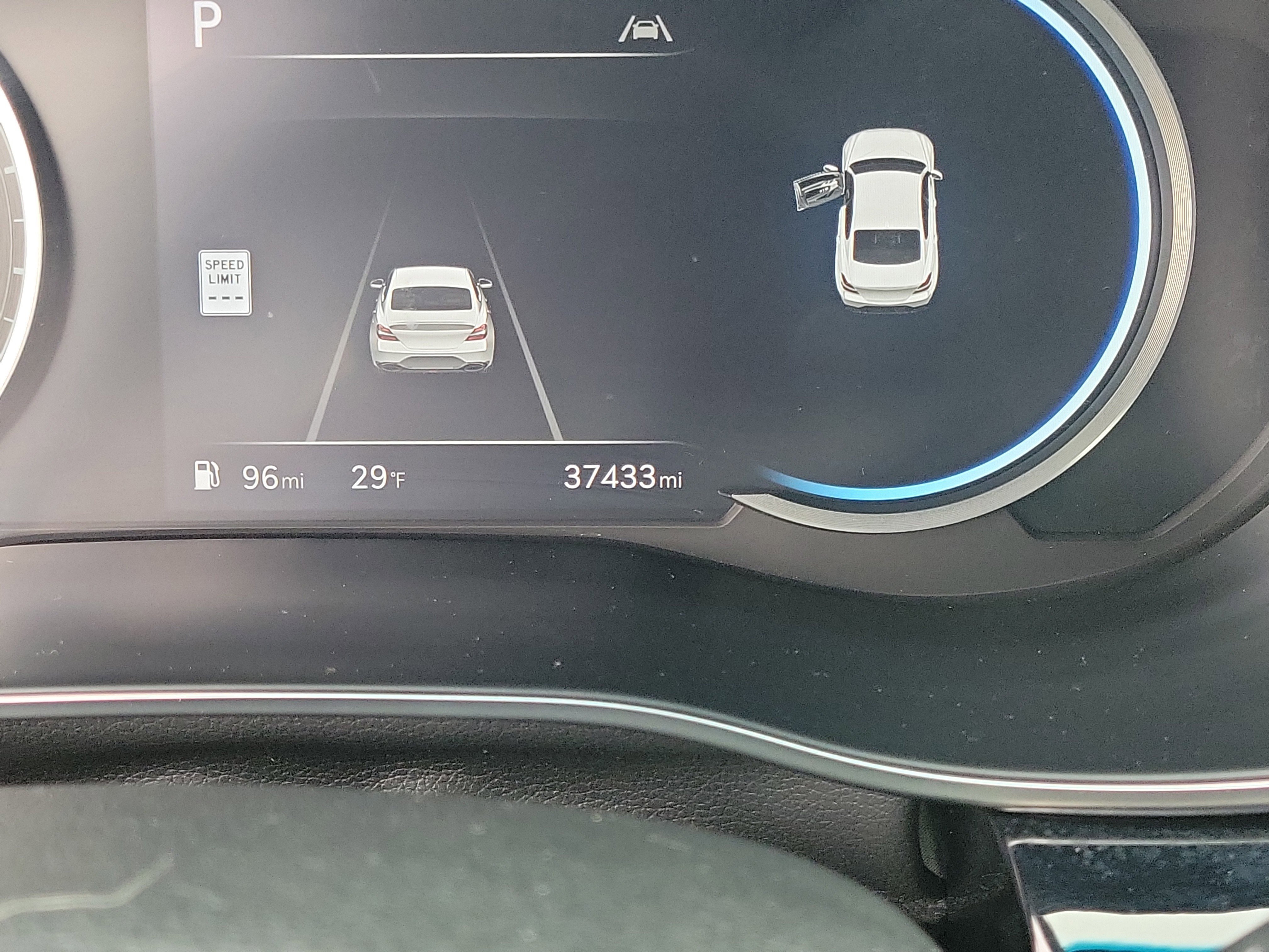 Used 2024 Genesis G70 2.5T image 25