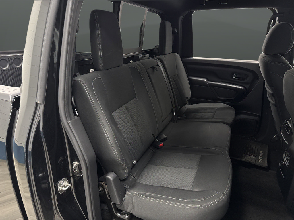 Used 2018 Nissan Titan SV w/ SV Convenience Package AWD/4WD image 31