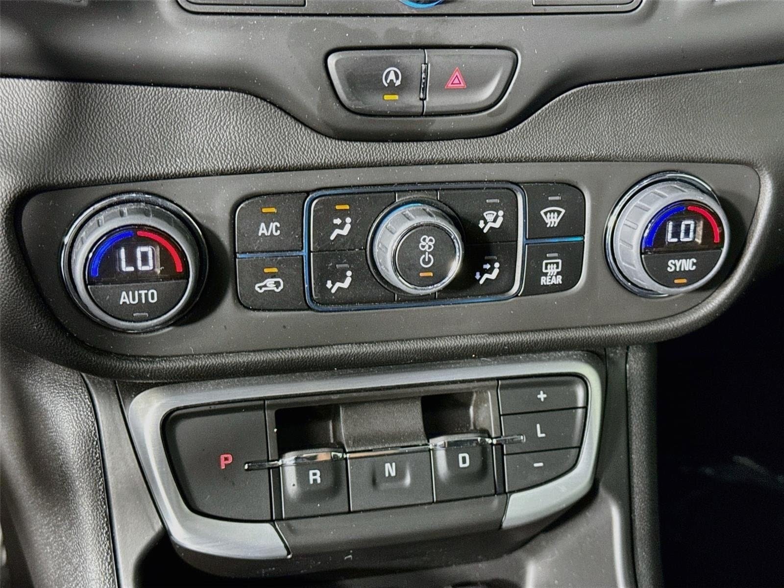Used 2023 GMC Terrain SLE w/ Driver Convenience Package FWD image 17