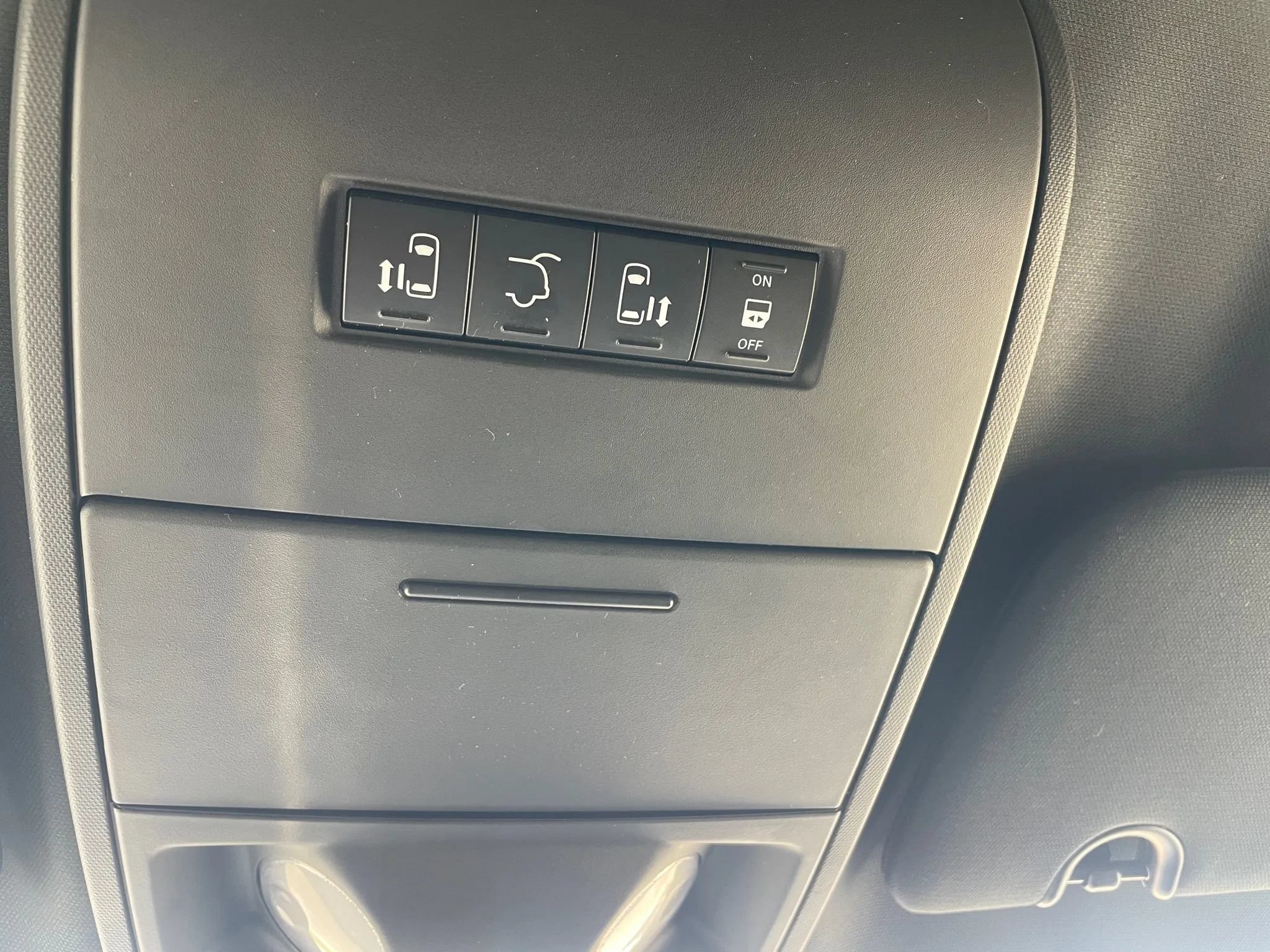 Used 2019 Dodge Grand Caravan SXT FWD image 25