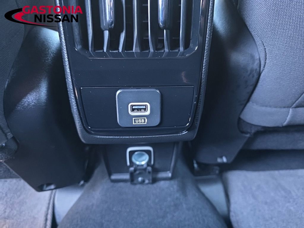 Used 2025 Jeep Compass Sport image 39