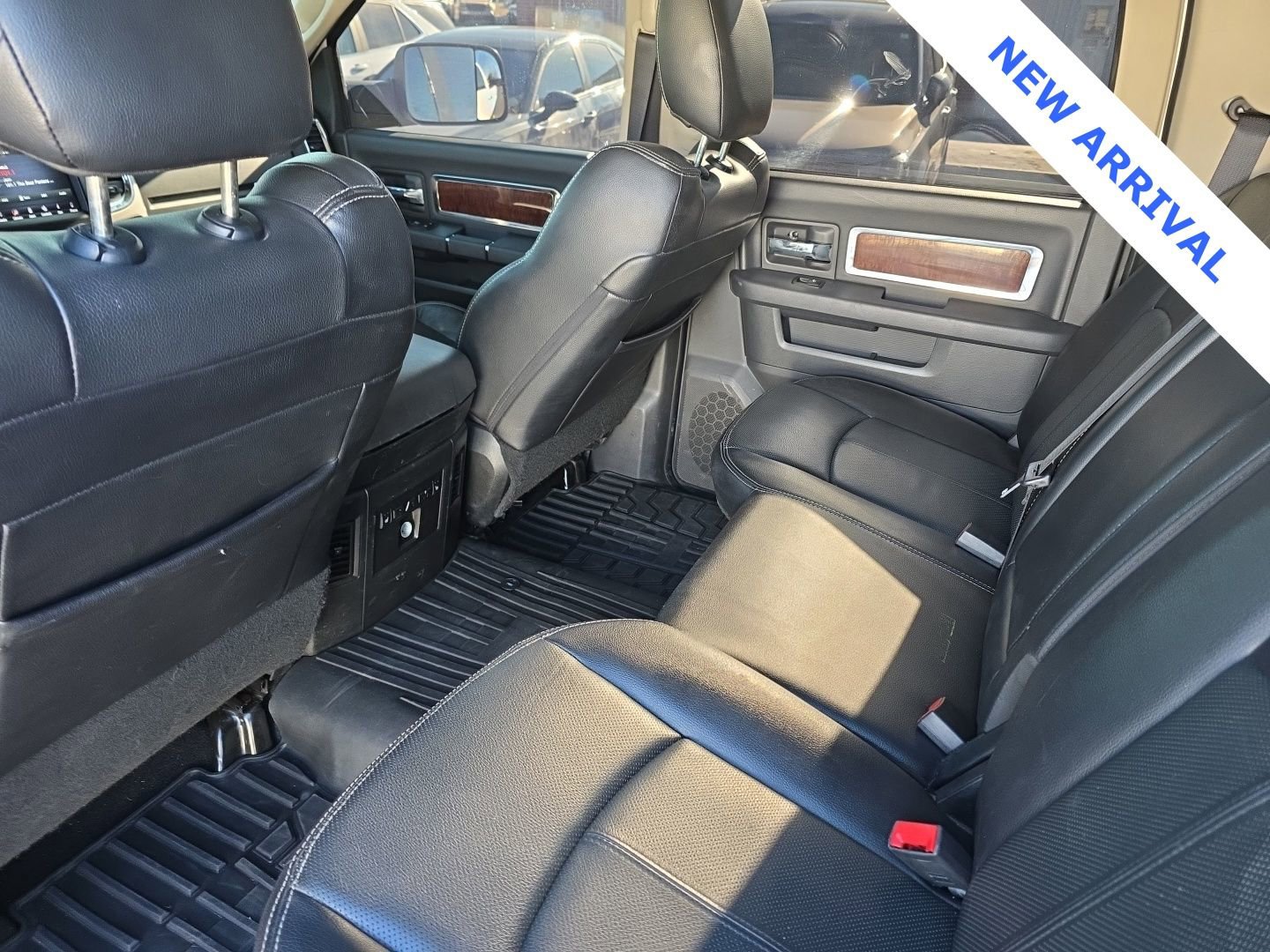 Used 2018 RAM 3500 Laramie w/ Convenience Group image 32