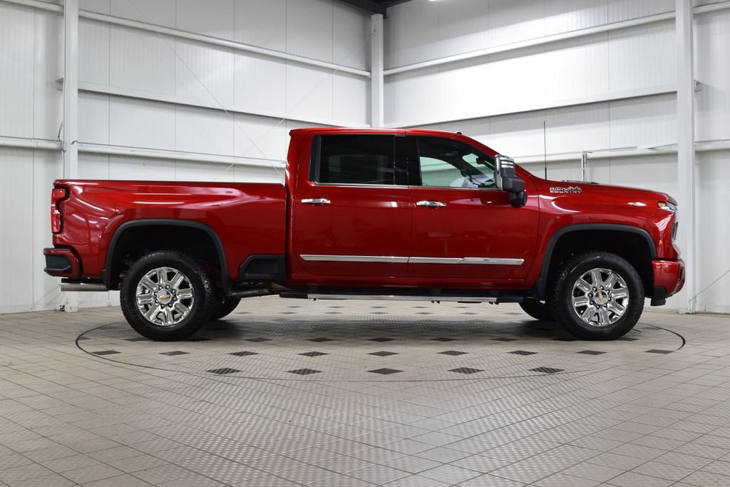 New 2026 Chevrolet Silverado 2500 High Country w/ High Country Premium Package AWD/4WD image 9