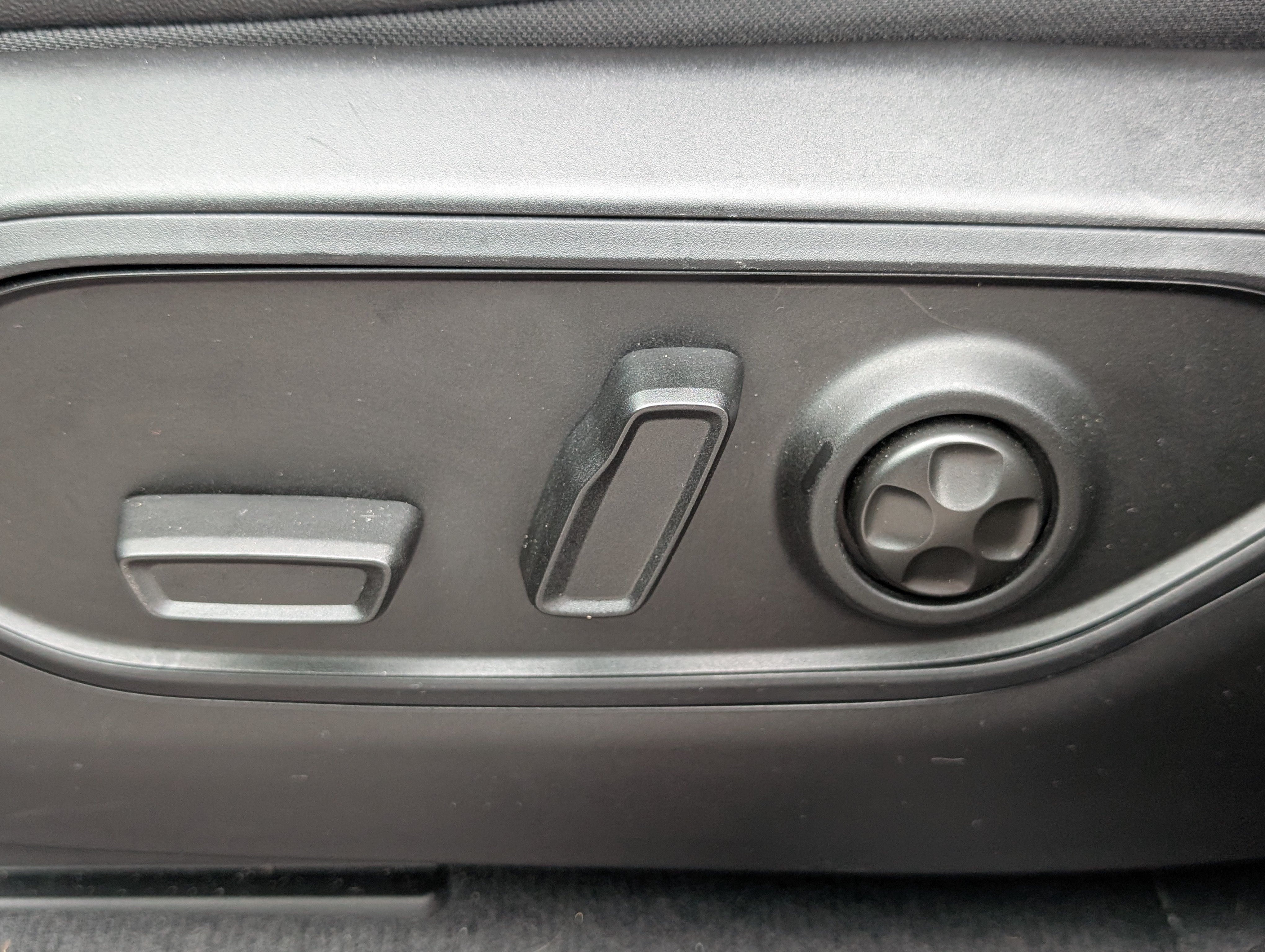 Used 2024 Jeep Grand Cherokee Limited AWD/4WD image 21