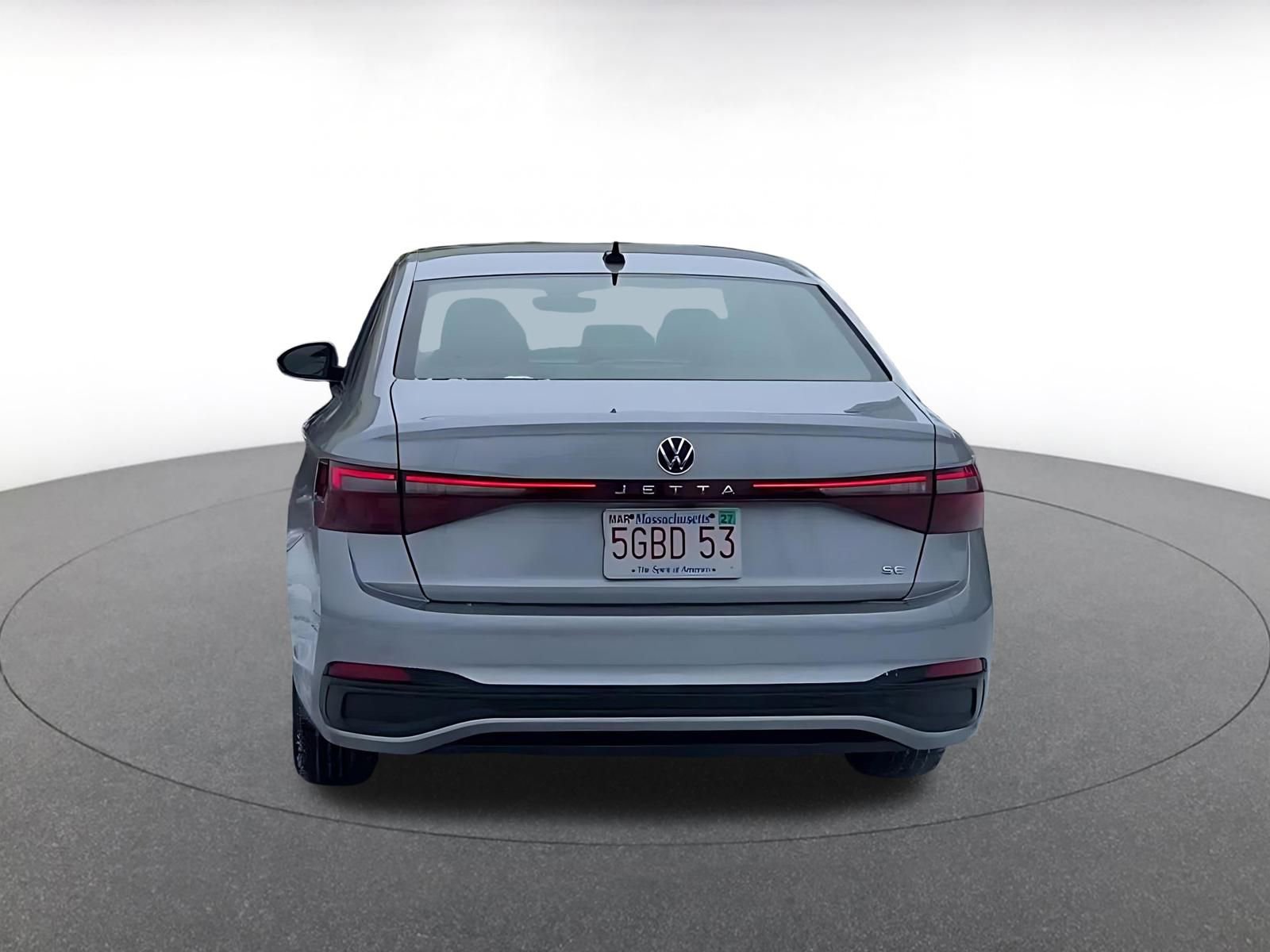 Used 2025 Volkswagen Jetta SE image 12