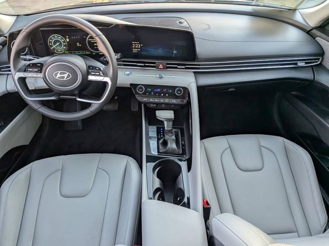 Used 2025 Hyundai Elantra Limited image 29