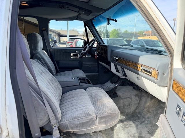 Used 1990 Chevrolet Suburban 4WD image 29