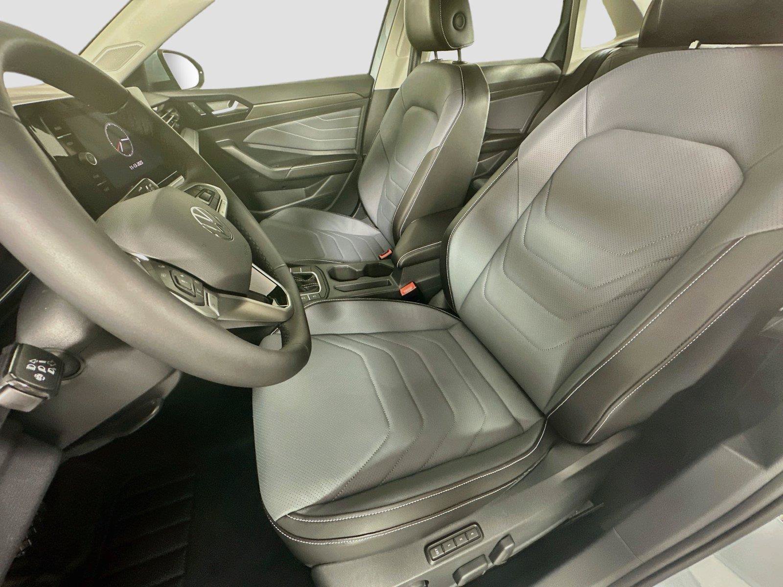 Certified 2026 Volkswagen Jetta SEL FWD image 11