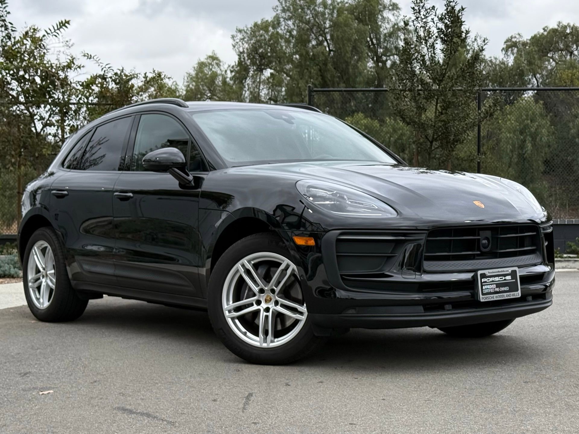 Certified 2024 Porsche Macan image 9