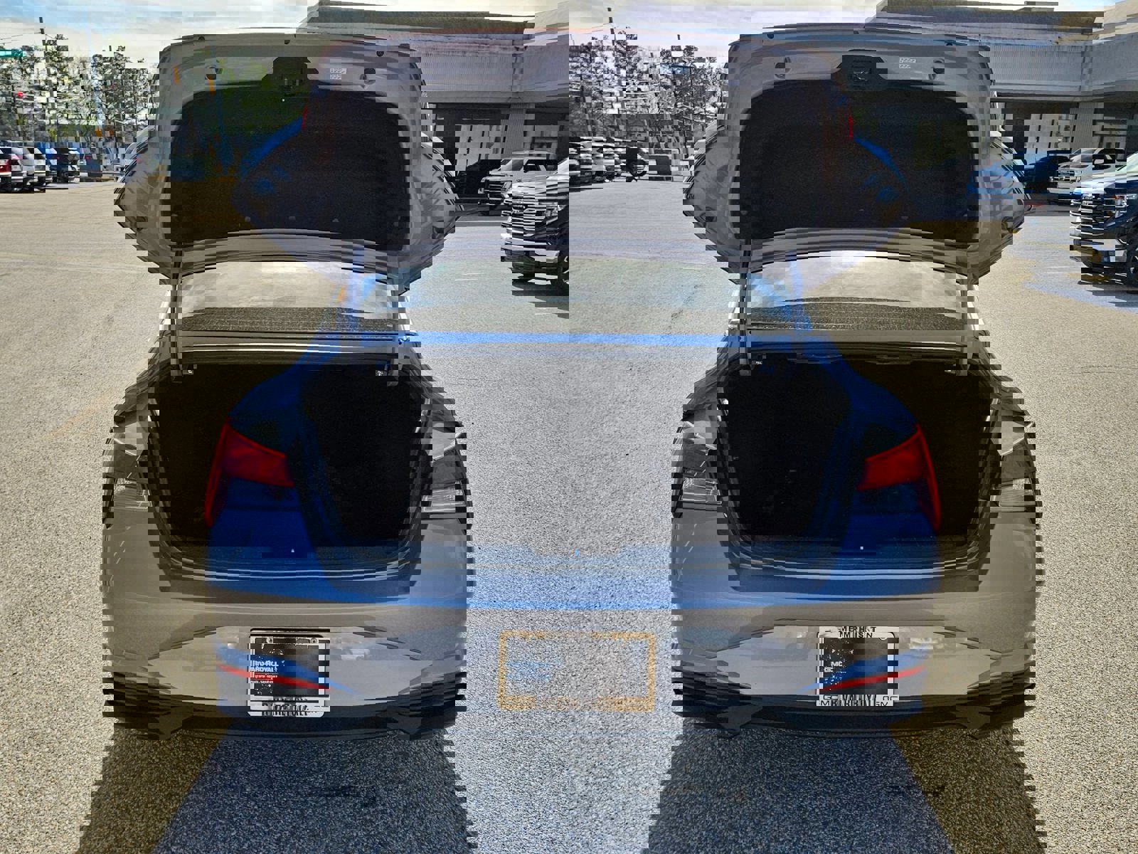 Used 2023 Hyundai Elantra SEL w/ Convenience Package image 4