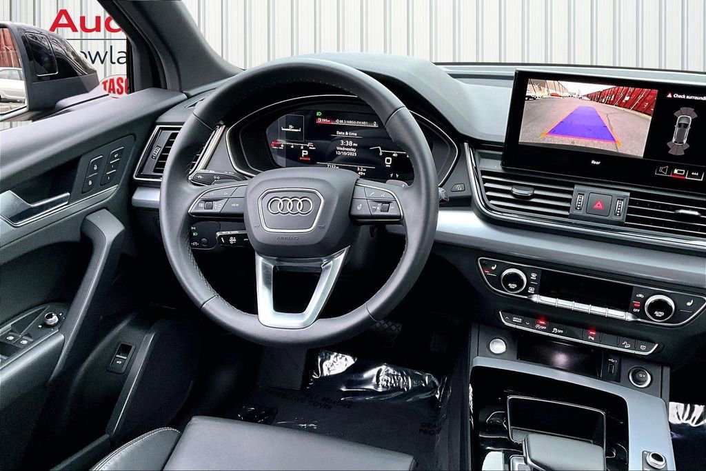 Used 2025 Audi Q5 2.0T Premium w/ Convenience Plus Package image 8