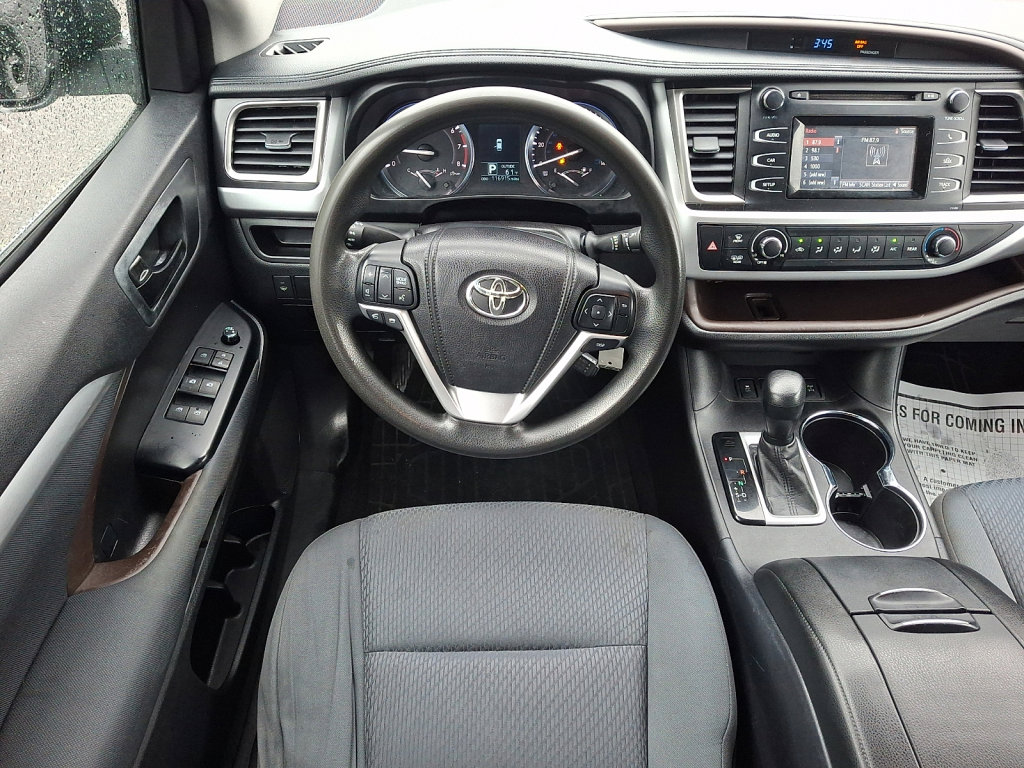 Used 2015 Toyota Highlander LE AWD/4WD image 21