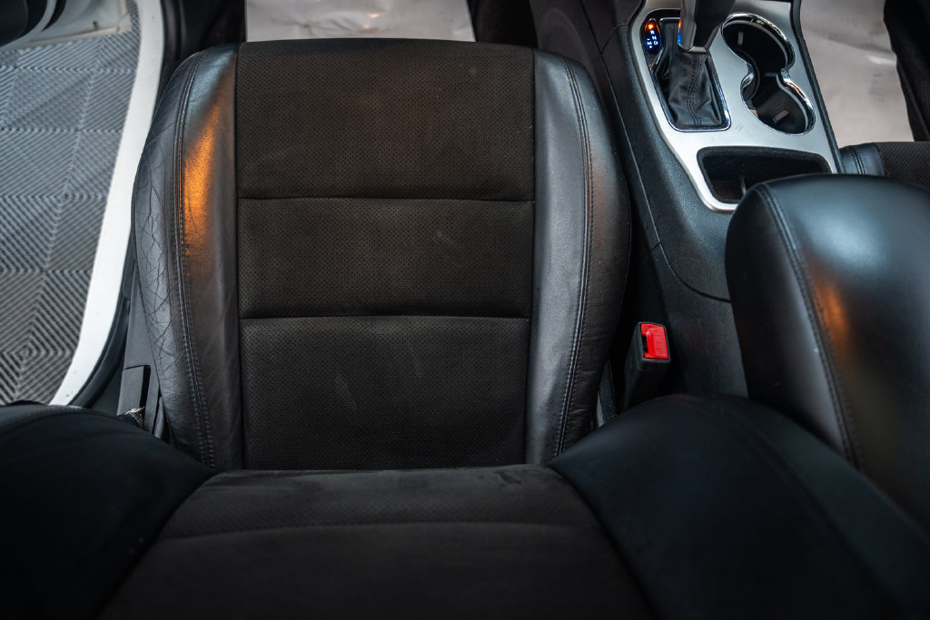 Used 2019 Jeep Grand Cherokee Altitude AWD/4WD image 34