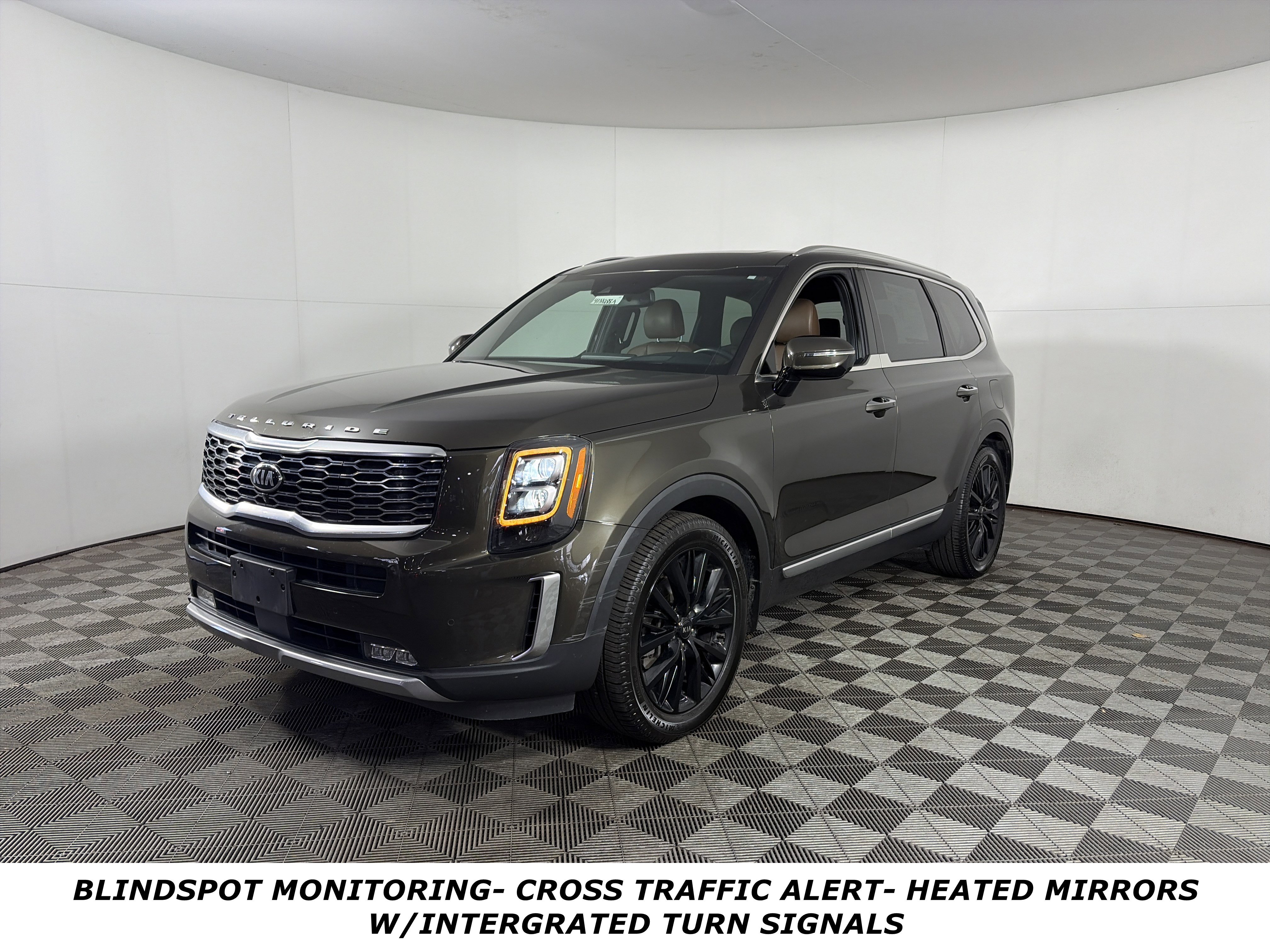 Used 2020 Kia Telluride SX w/ SX Prestige Package image 3