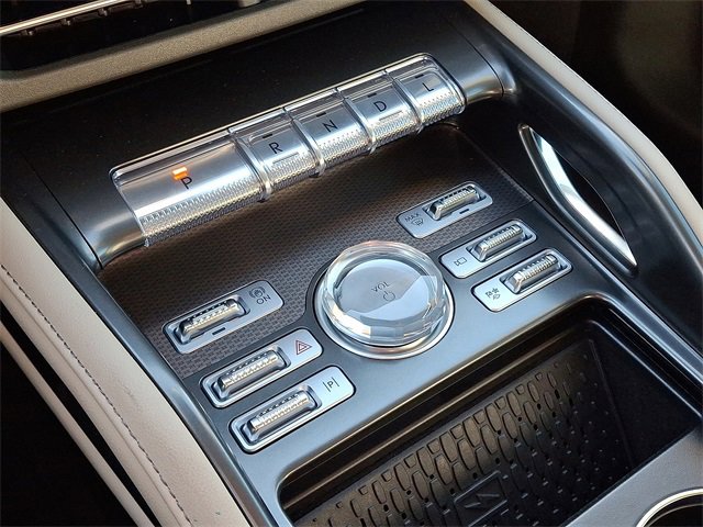 New 2025 Lincoln Nautilus Premier AWD/4WD image 9