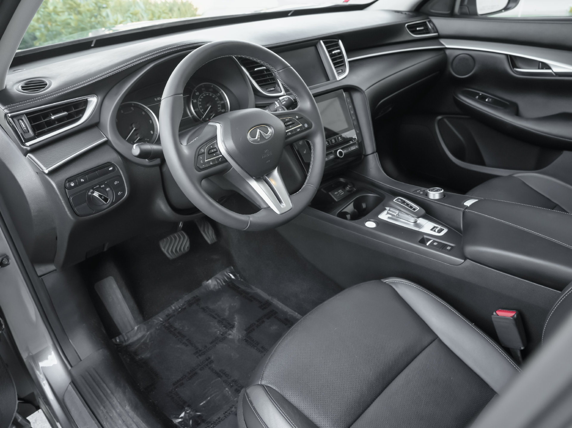 Certified 2023 INFINITI QX50 Luxe FWD image 4