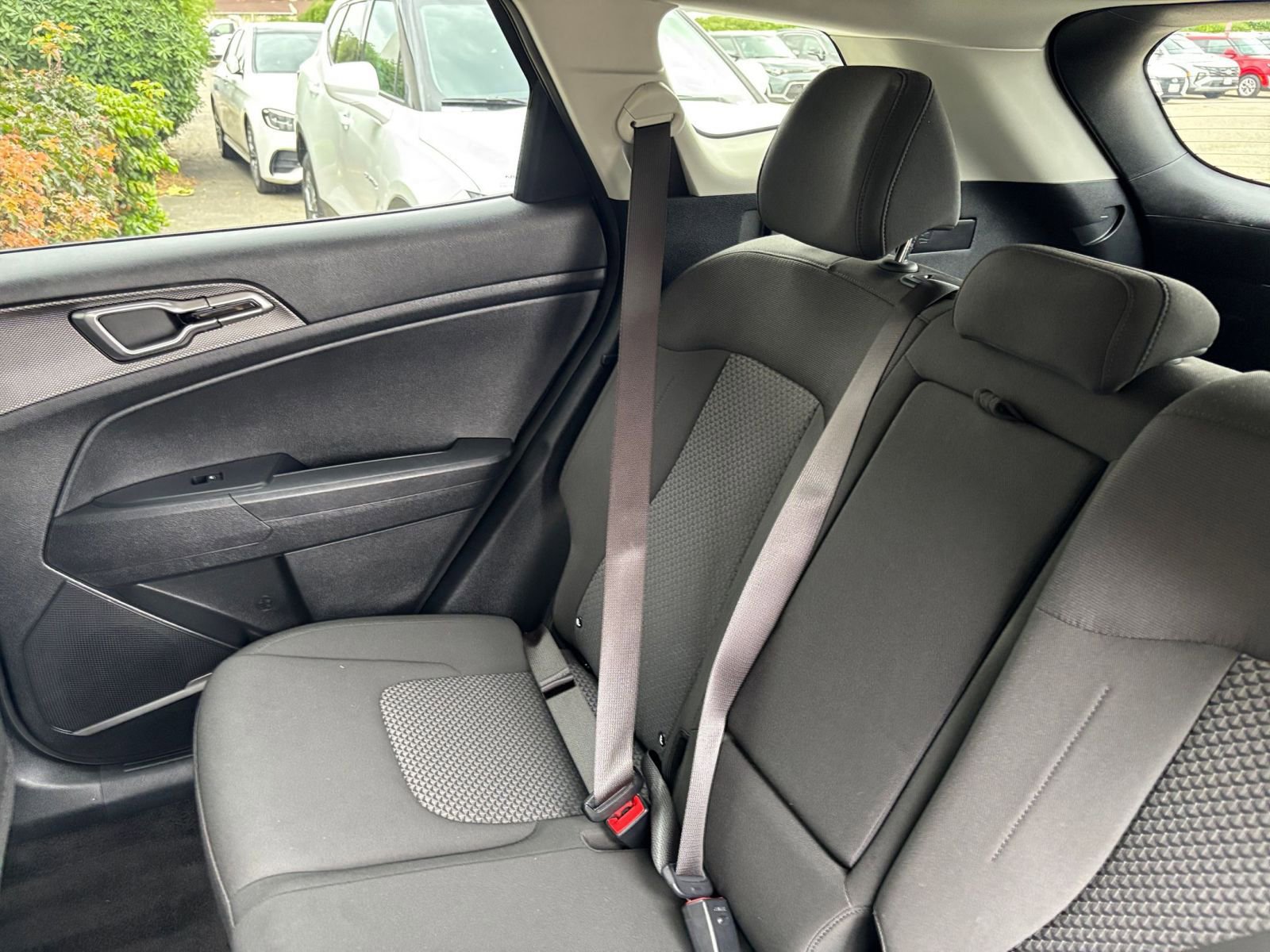 Used 2025 Kia Sportage LX FWD image 38