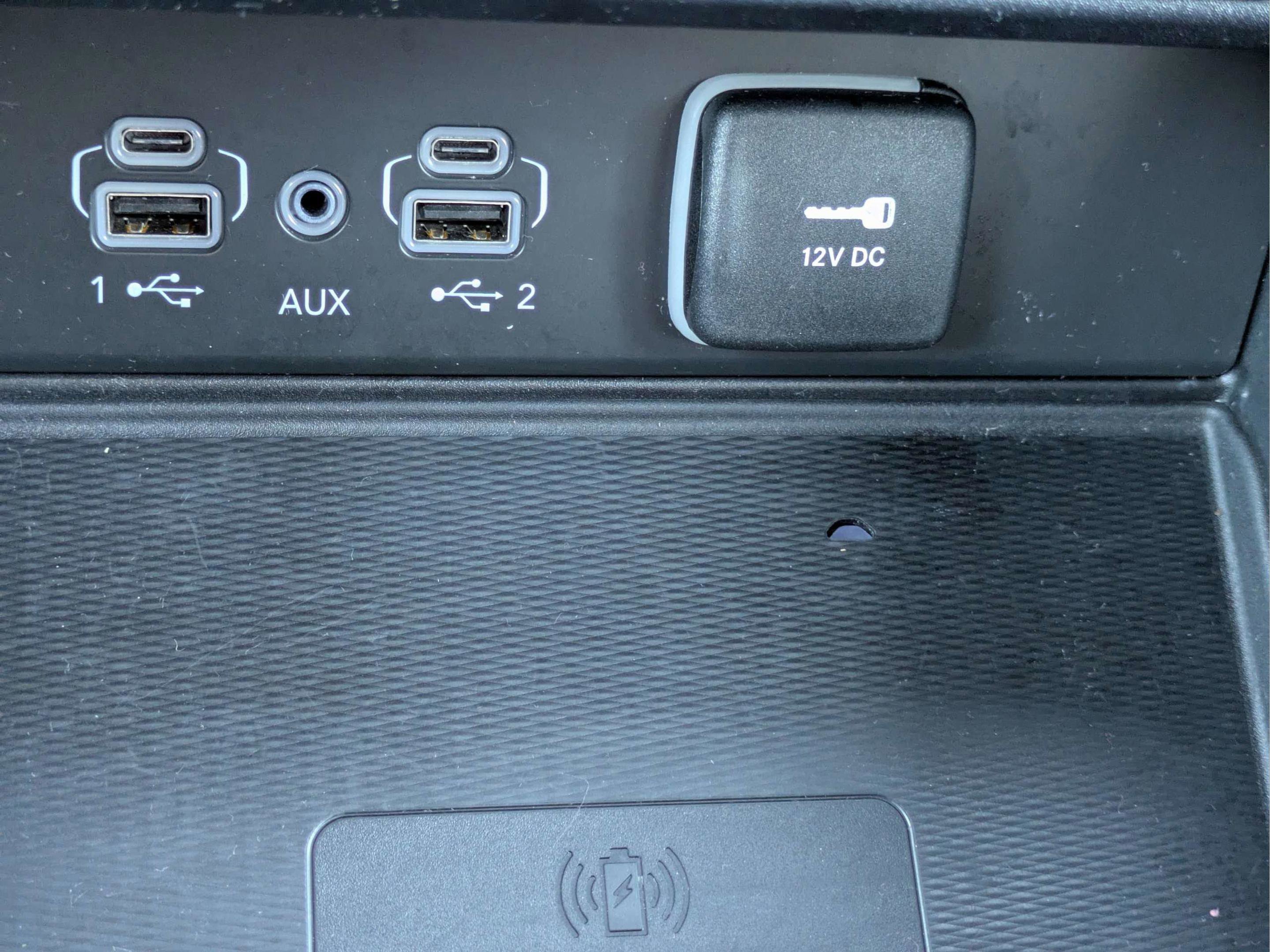 Used 2025 Jeep Grand Cherokee Altitude RWD image 24