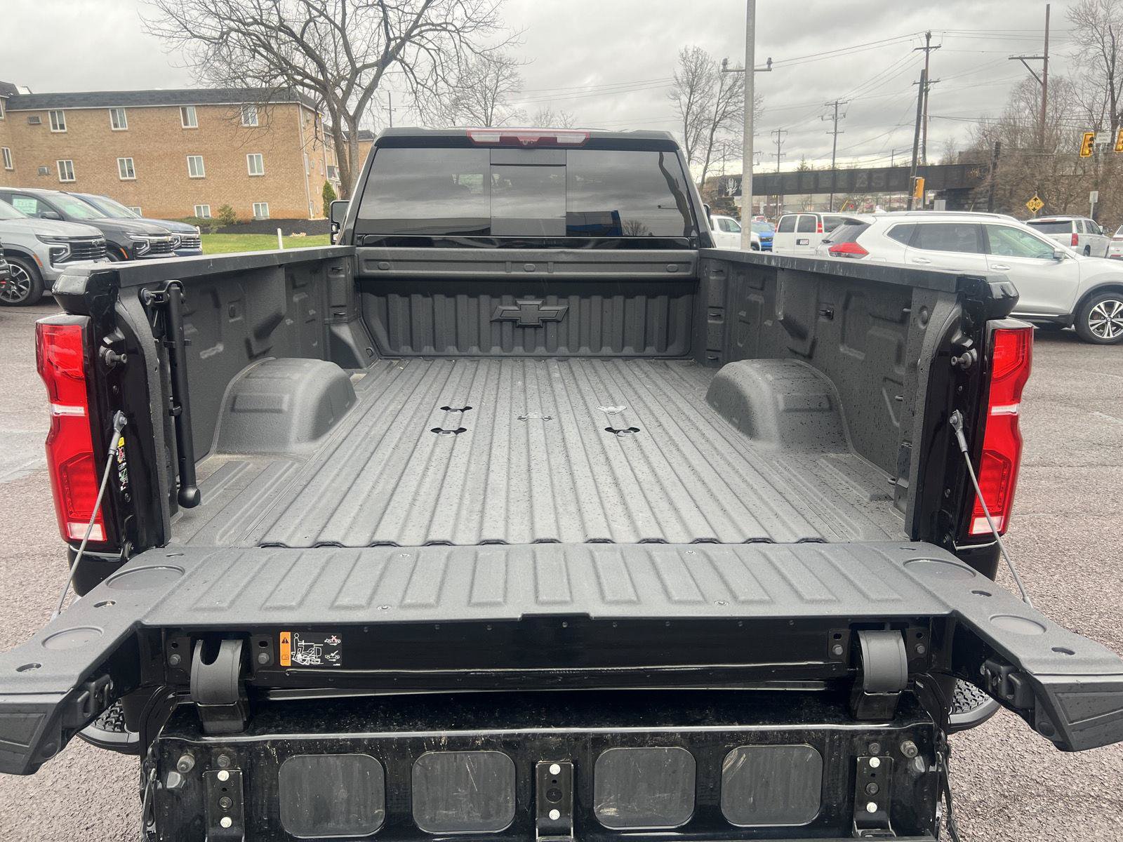 Used 2024 Chevrolet Silverado 2500 LTZ w/ LTZ Plus Package AWD/4WD image 13