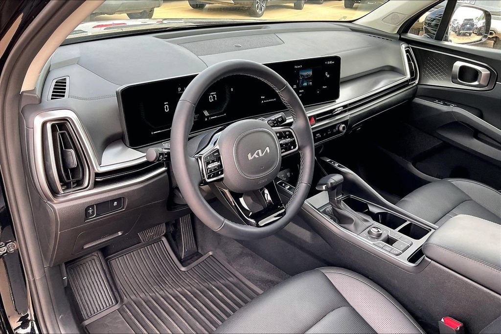 Used 2025 Kia Sorento S AWD/4WD image 14