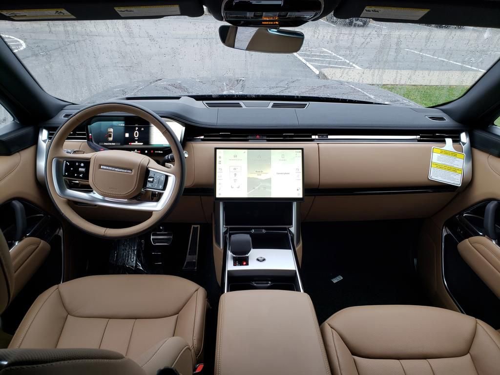 New 2025 Land Rover Range Rover SE image 10