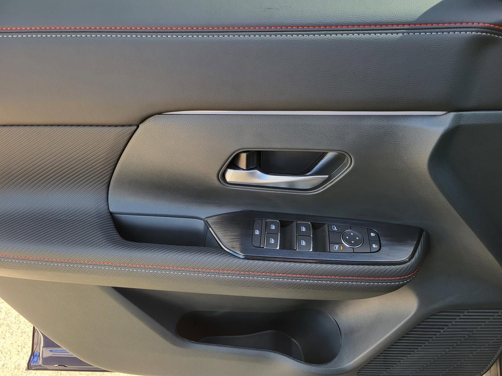 New 2026 Nissan Kicks SR FWD image 17