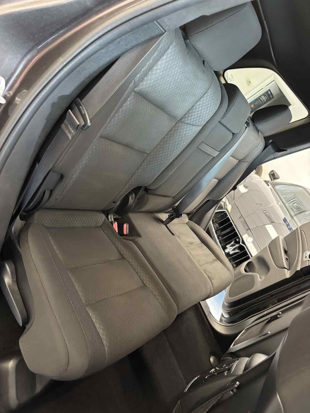 Used 2020 Jeep Grand Cherokee Laredo RWD image 24
