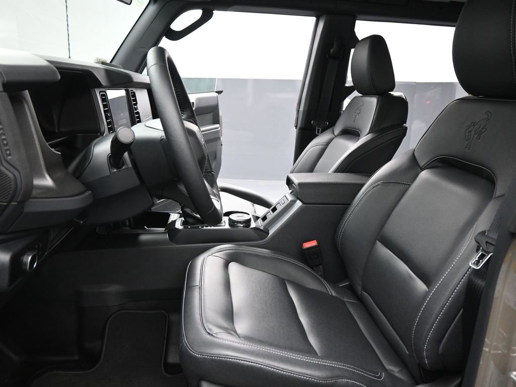 New 2026 Ford Bronco Badlands image 9