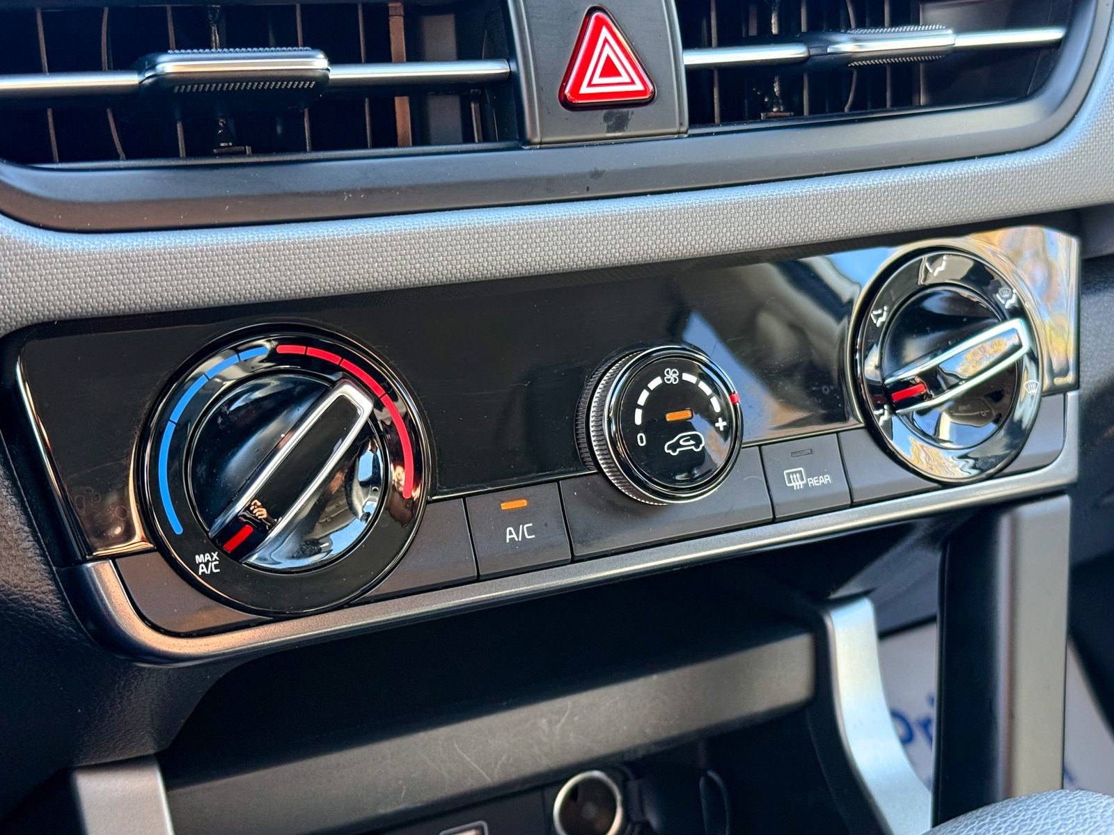 Certified 2025 Kia Seltos LX AWD/4WD image 22