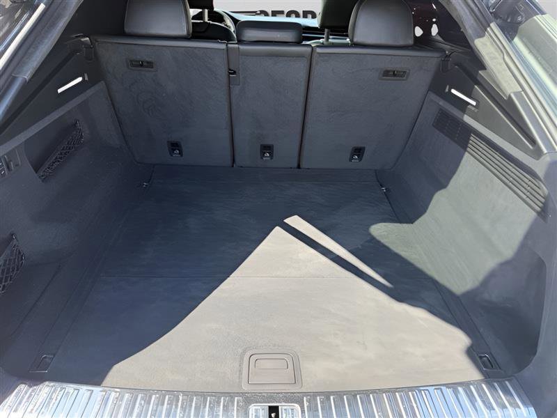 Used 2020 Audi Q8 Prestige w/ Prestige Package AWD/4WD image 38