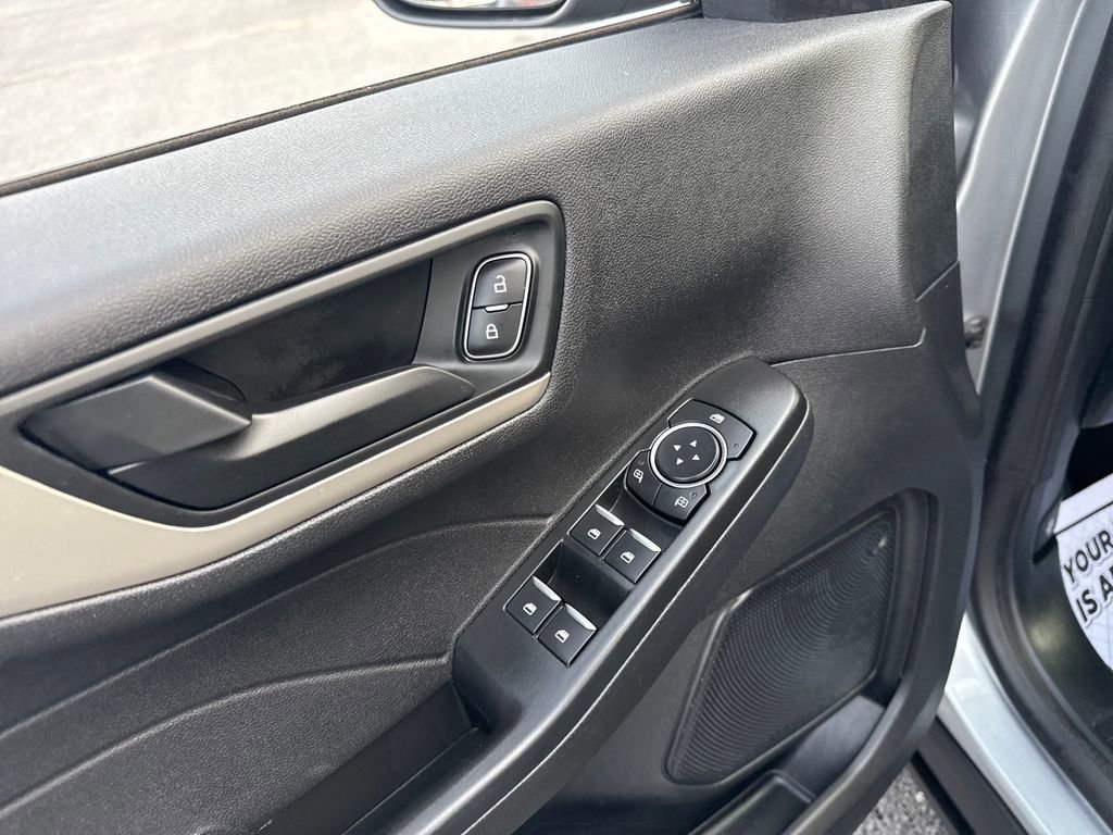 Used 2022 Ford Escape SE image 20