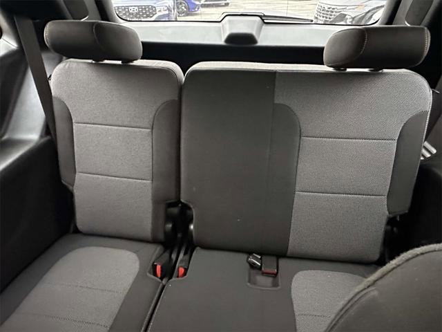 Used 2021 Chevrolet Traverse LT image 17