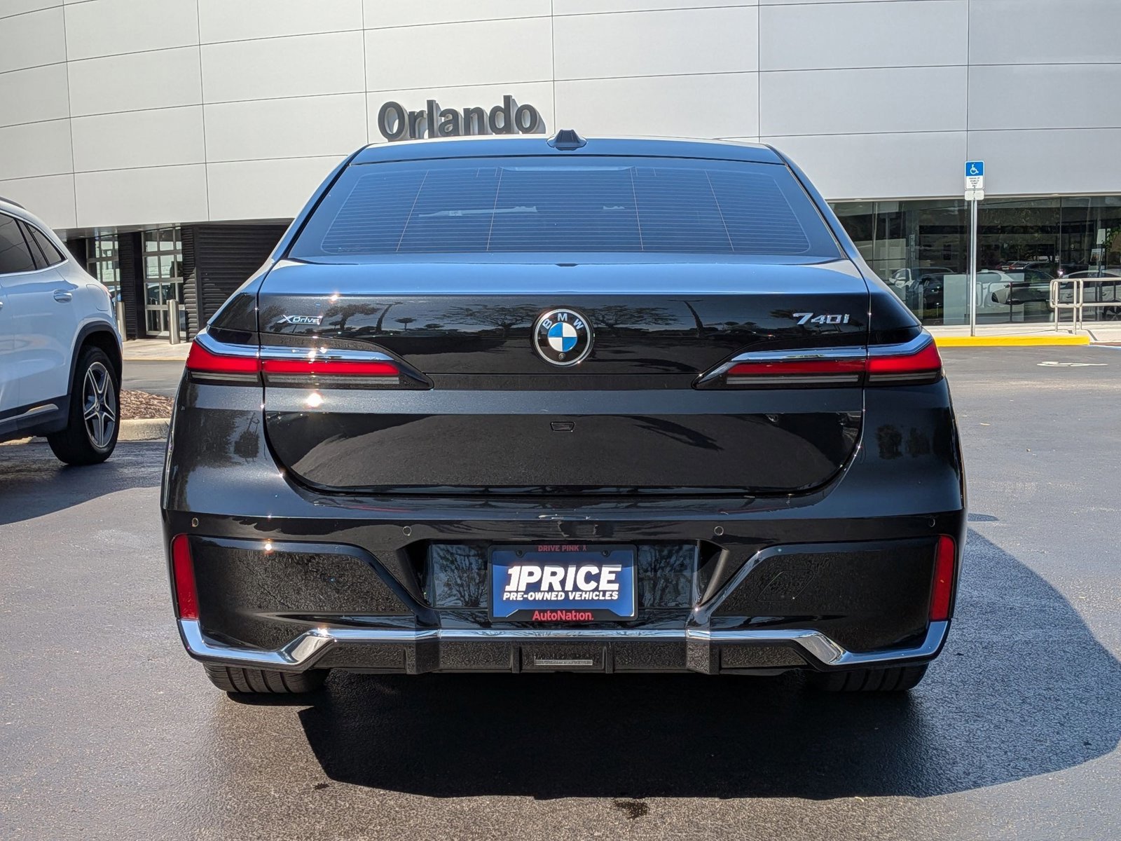 Used 2024 BMW 740i xDrive image 10